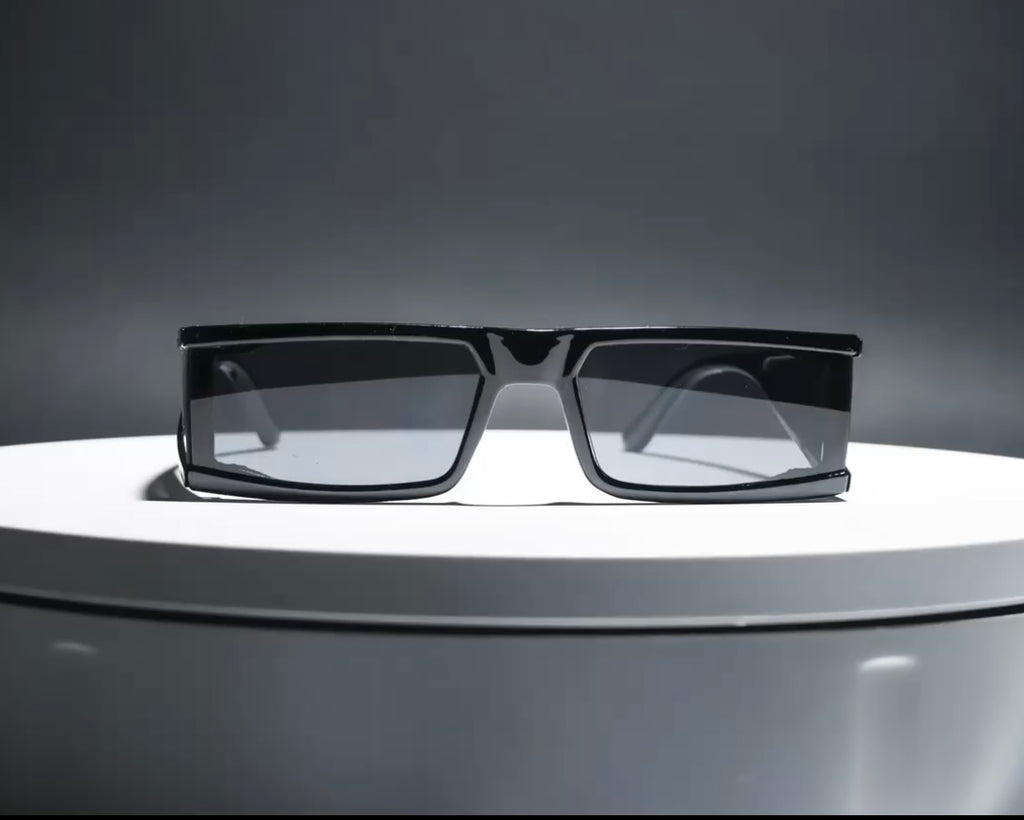 Black 'Zeontis' Sunglasses