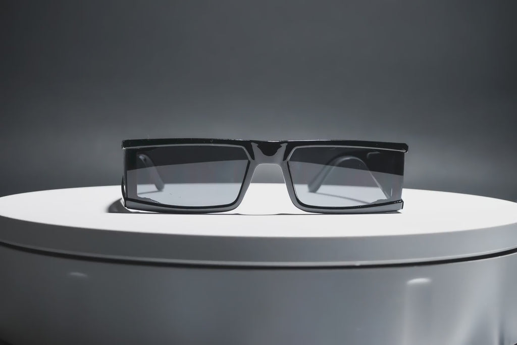 Black 'Zeontis' Sunglasses